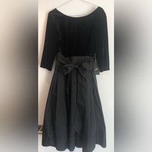 NWT Adrianna Papell Black Velvet Taffeta Fit & Flare Evening Dress Pockets
